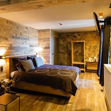 Le Lignely Hotel *