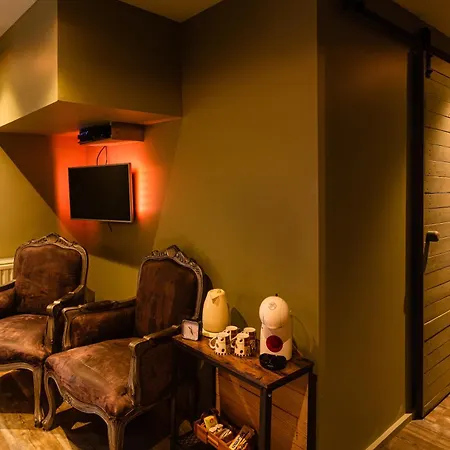 Le Lignely Hotel *
